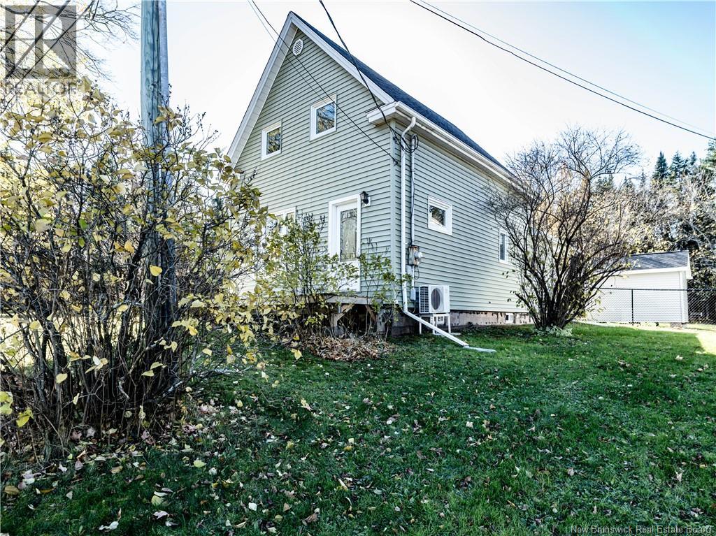 808 Mclaughlin, Moncton, New Brunswick  E1G 3R4 - Photo 3 - NB150405